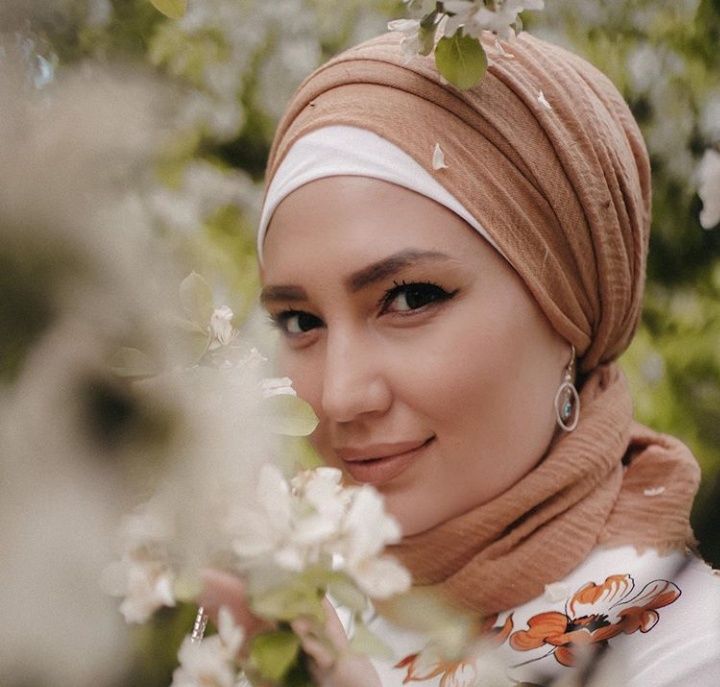 Эңҗе Нармаева: “Үз эшеңне башкаларга бүлеп бирүдә бернинди начарлык та күрмим”