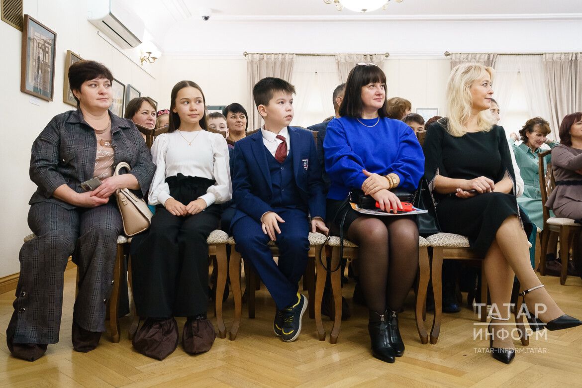 «Алтын куллы мөгаллим» бәйгесе җиңүчеләрен котладык