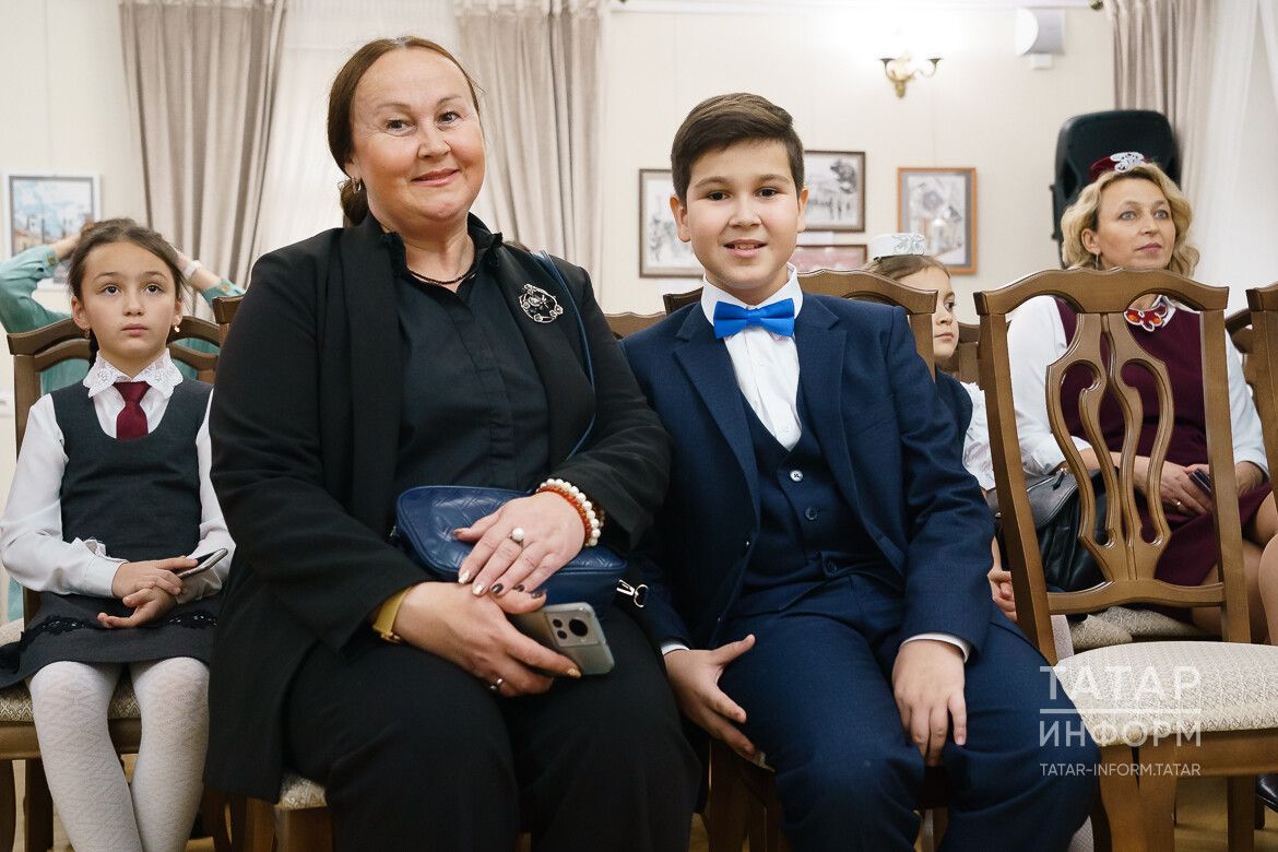 «Алтын куллы мөгаллим» бәйгесе җиңүчеләрен котладык