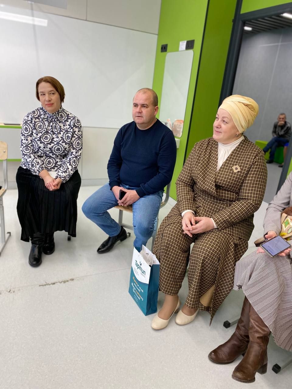 «Ихлас» балалар мультимедиа мәктәбенең чыгарылыш укучыларын бүләкләү