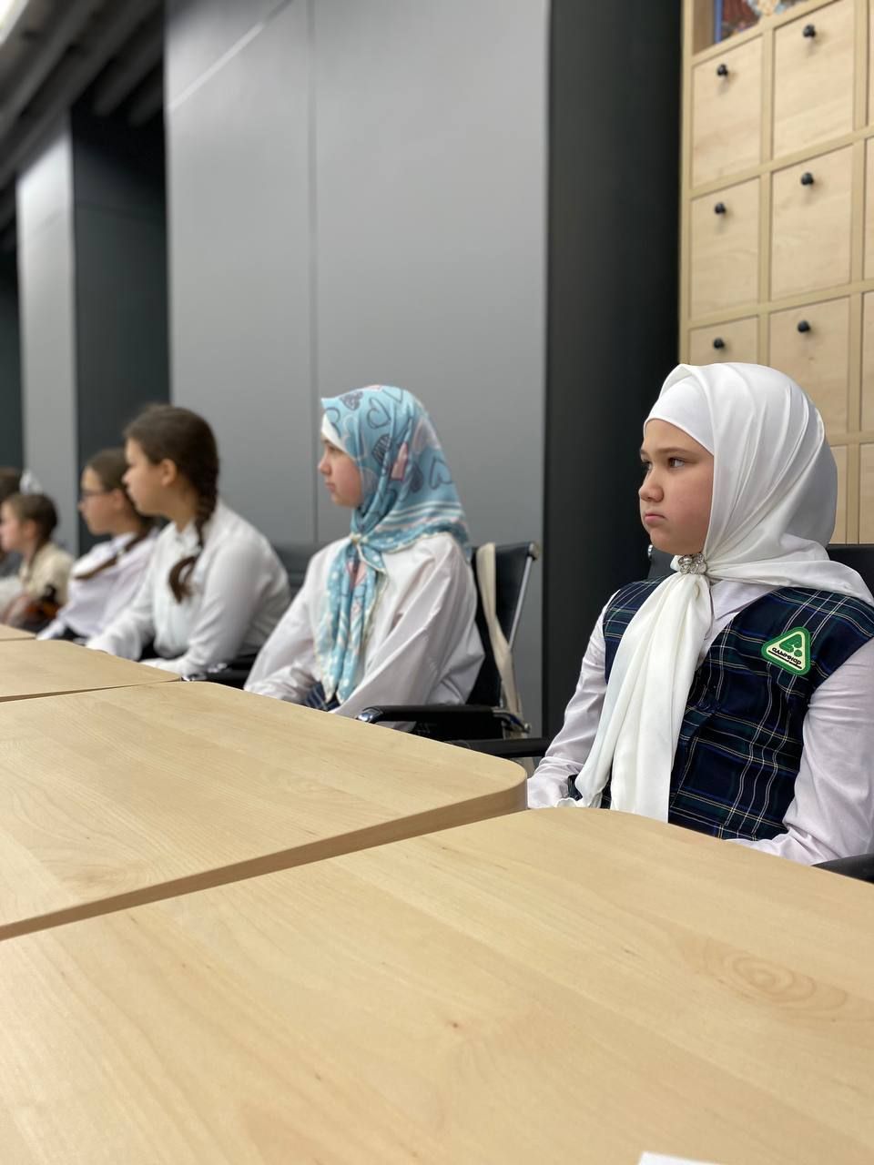 «Ихлас» балалар мультимедиа мәктәбенең чыгарылыш укучыларын бүләкләү