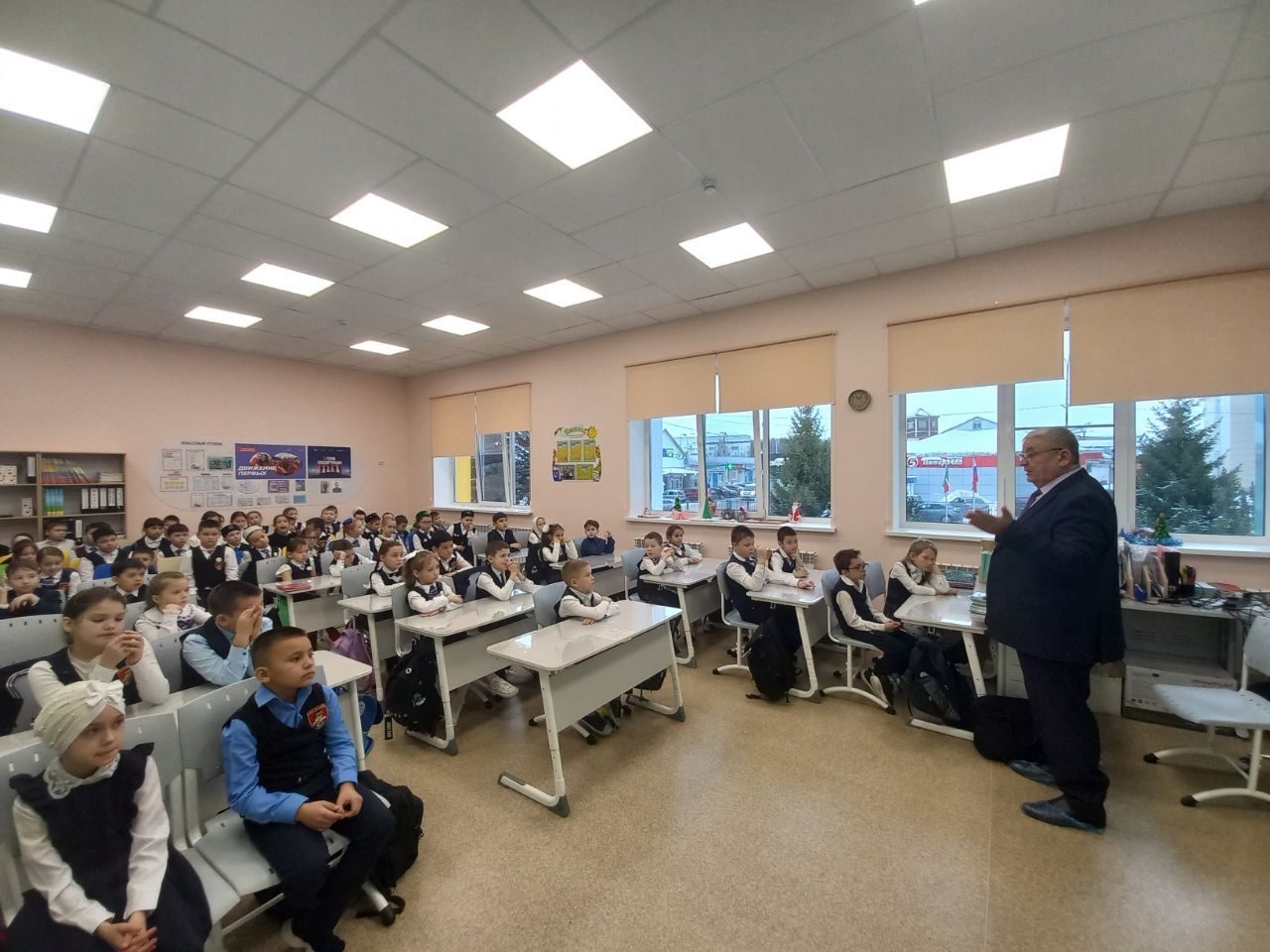 Биектауның 1 нче мәктәбендә истәлекле очрашу