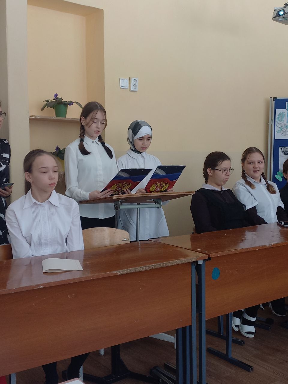 «Сабантуй» дай гөрләп яши,  Күлле урта мәктәбе!