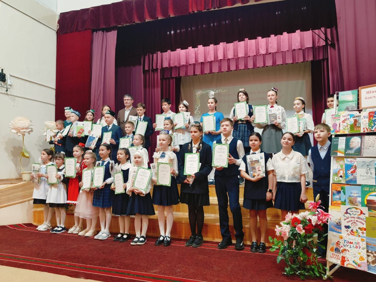 «Шигърият бакчасында»