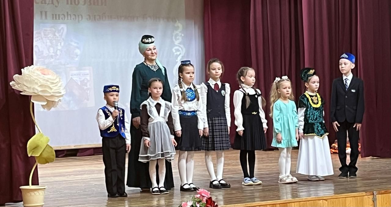 «Шигърият бакчасында»