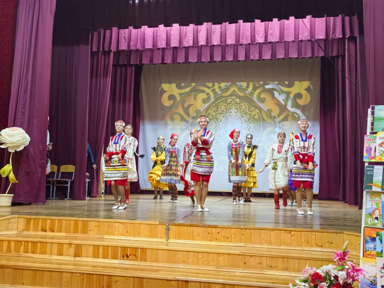 «Шигърият бакчасында»
